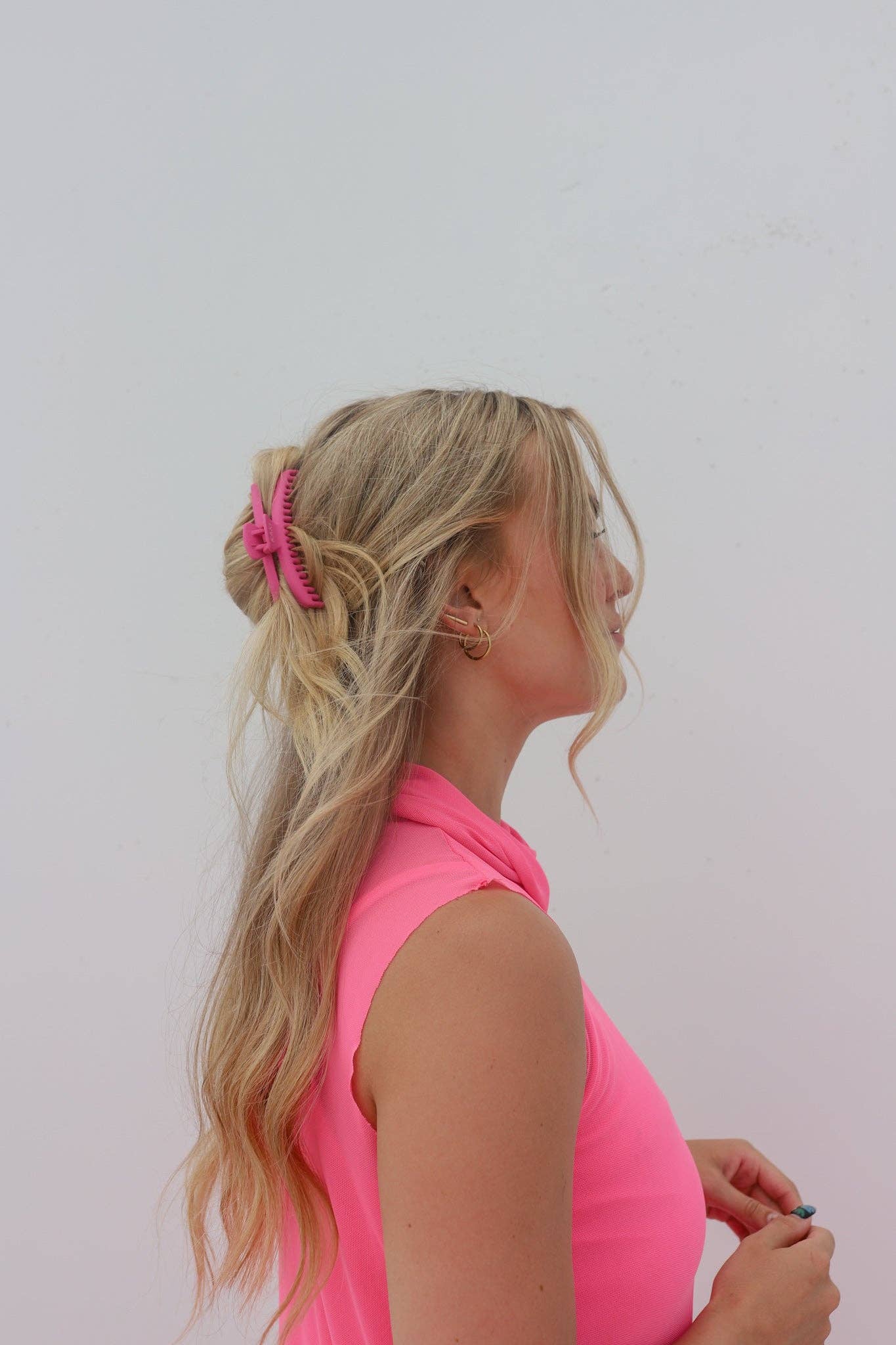 MATTE MIDI HOLD EVERYTHING CLAW ( 17 COLORS ): LIGHT PINK
