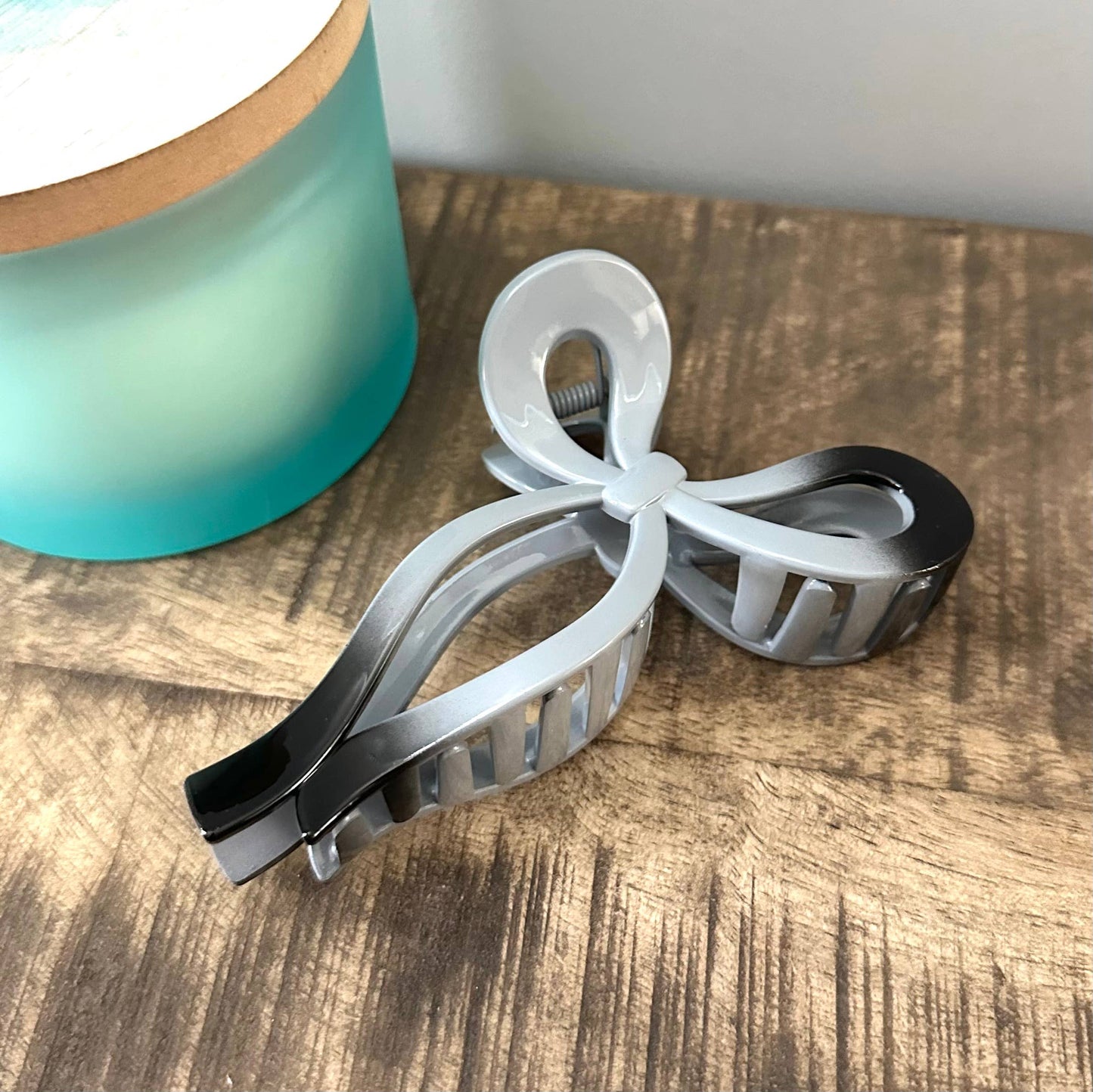 Bow Claw Coquette Hair Clip Accessory Ombre Gray Black