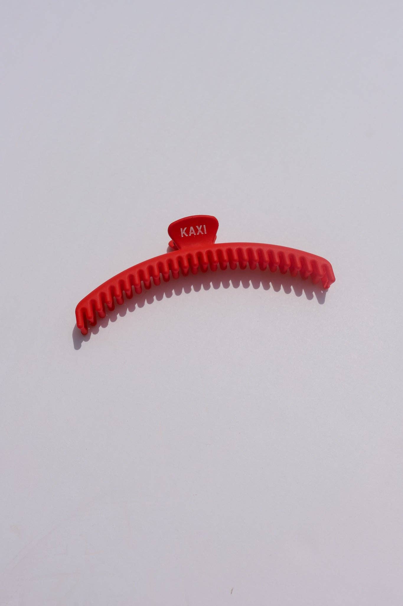 MATTE MIDI HOLD EVERYTHING CLAW ( 17 COLORS ): LIGHT PINK