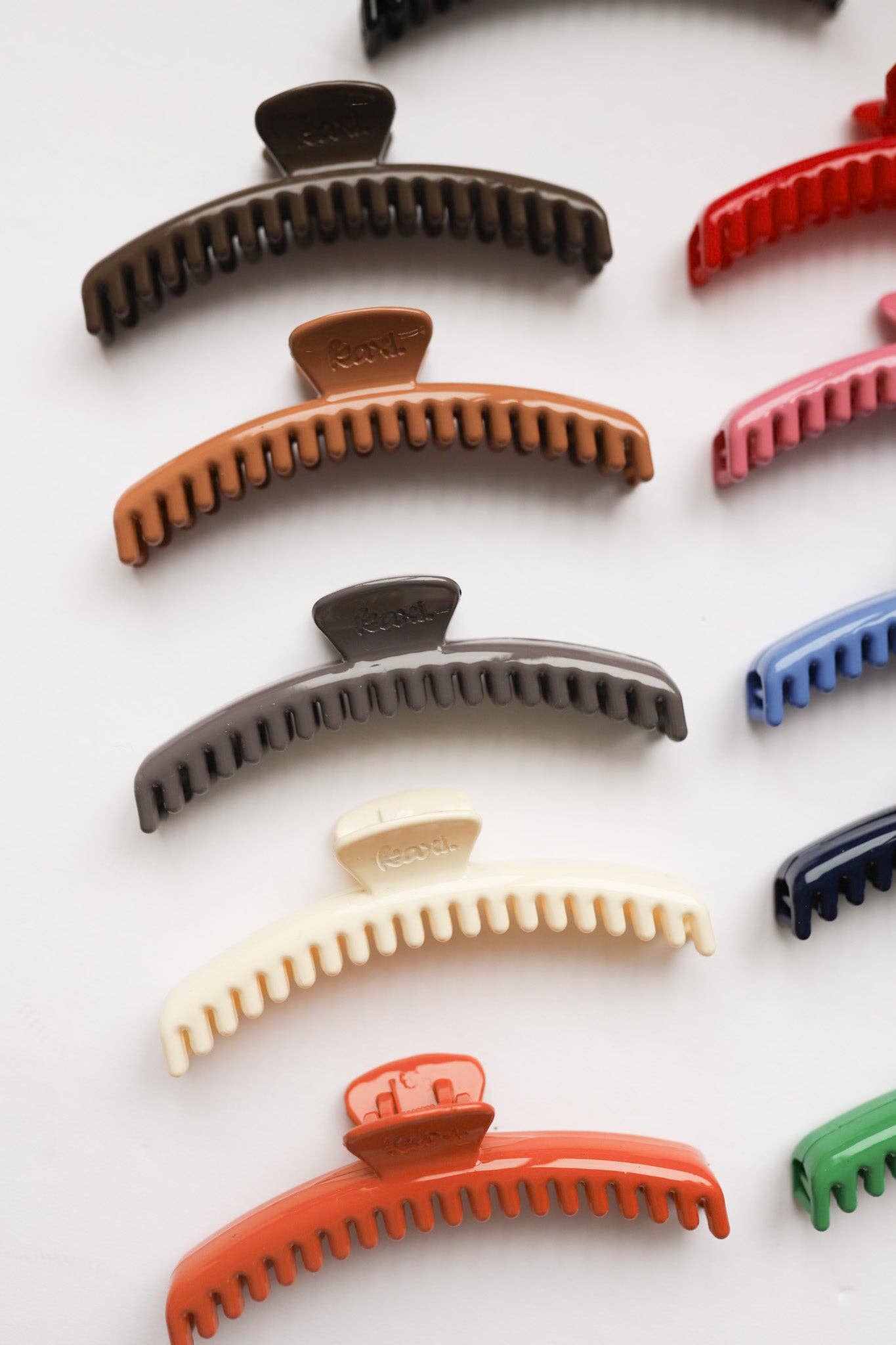 SHINY MIDI HOLD EVERYTHING CLAW ( 16 COLORS ): NAVY BLUE
