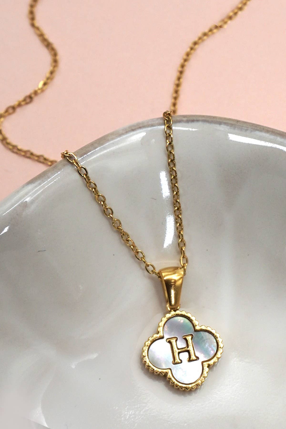 18K STAINLESS STEEL MOP CLOVER INITIAL NECKLACE | 40NK9487: A