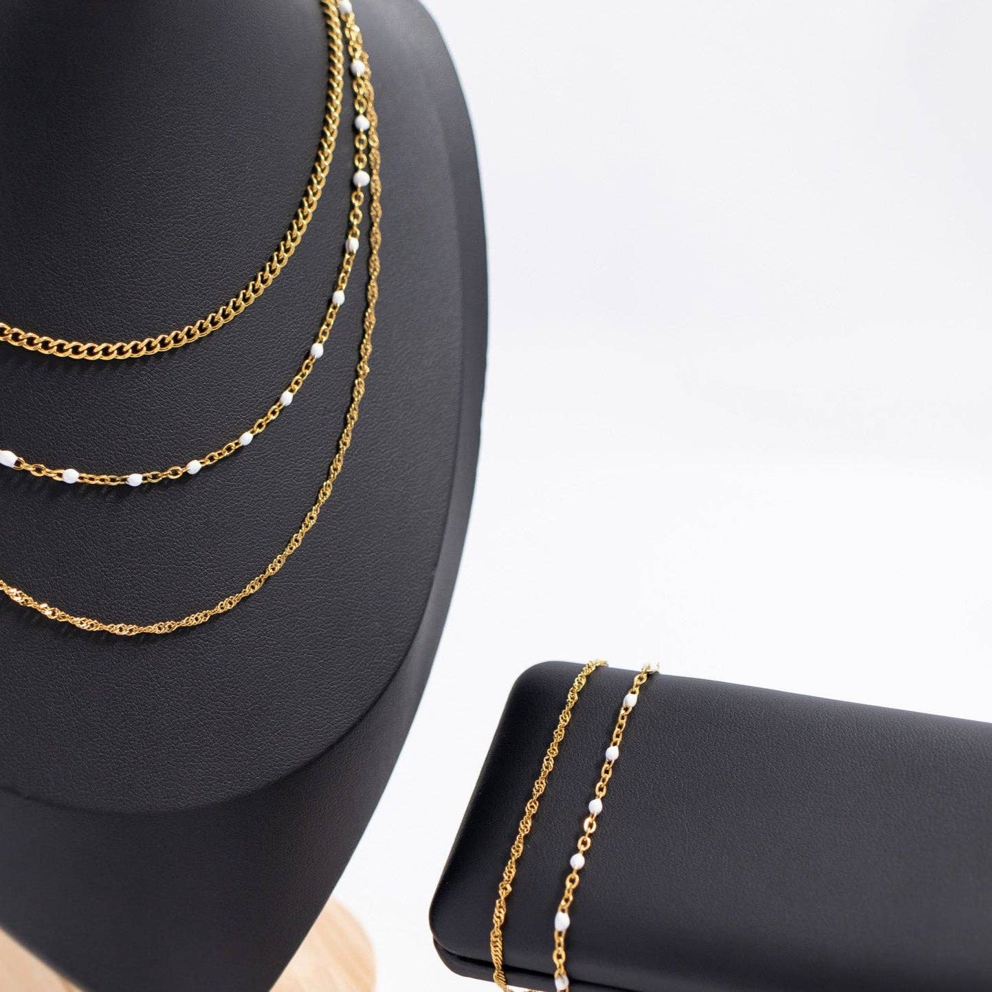 18K Gold PVD Stainless Steel White Confetti Chain Bracelet: Gold