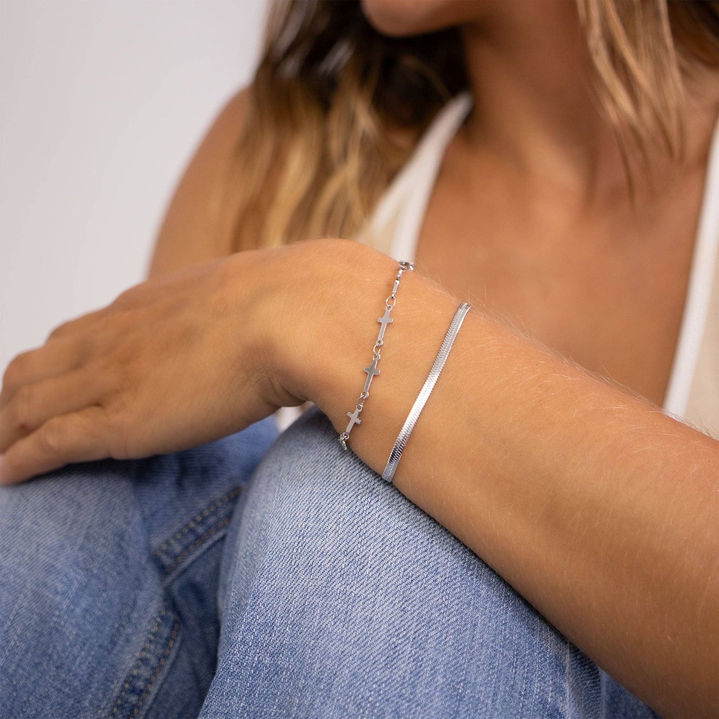 18K Gold PVD Stainless Steel Cross Chain Bracelet: Gold