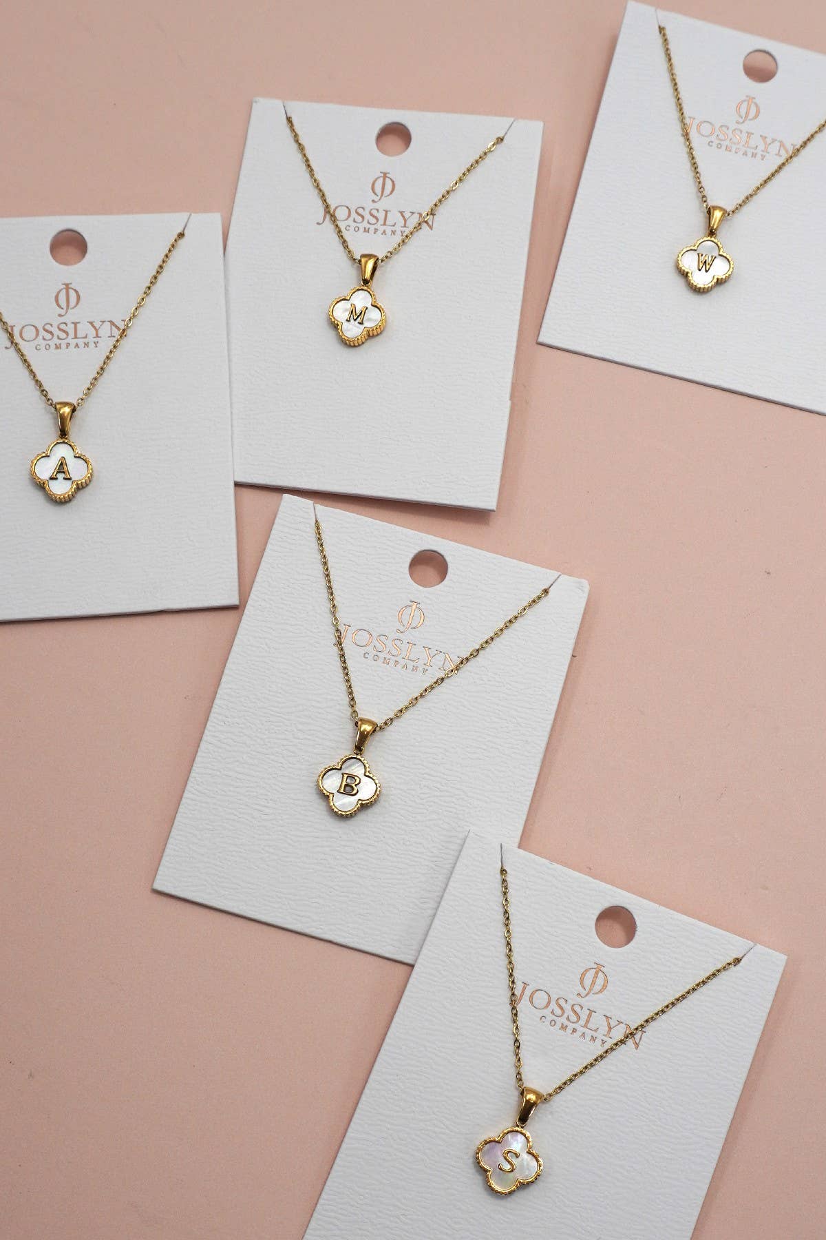 18K STAINLESS STEEL MOP CLOVER INITIAL NECKLACE | 40NK9487: C