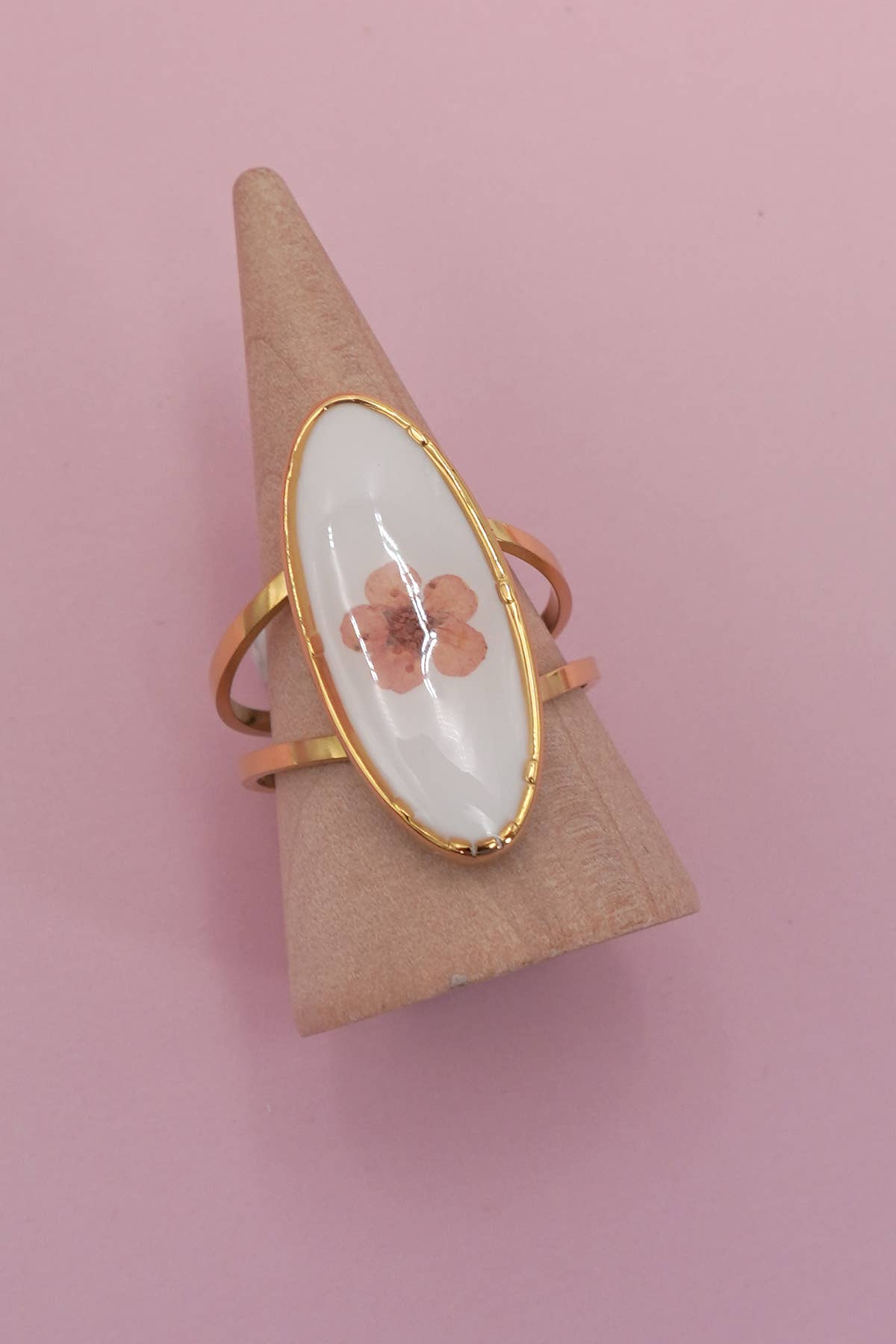 18K STAINLESS STEEL TARNISH FREE FLORAL RINGS | 40R104: OVAL APRICOT