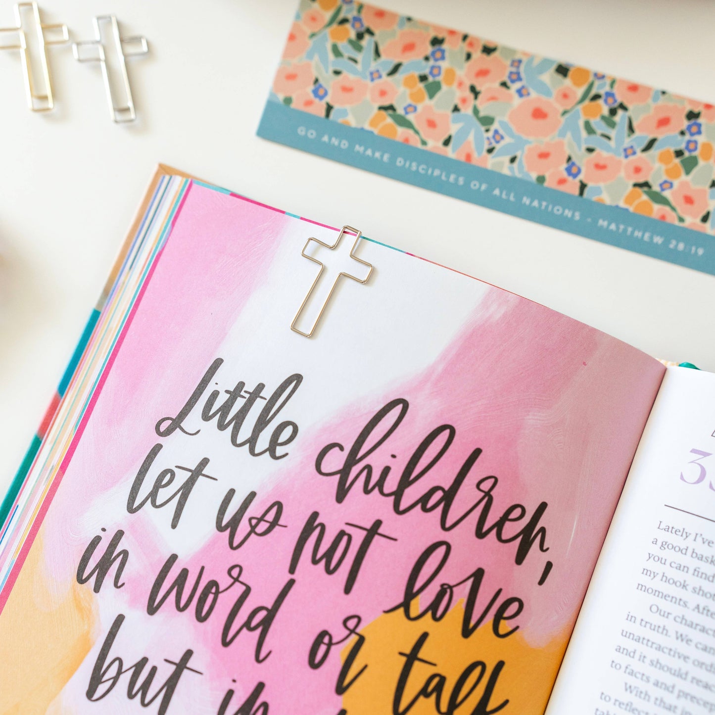 Bookmark + Cross Paper Clips: Bookmark + Cross Paper Clips