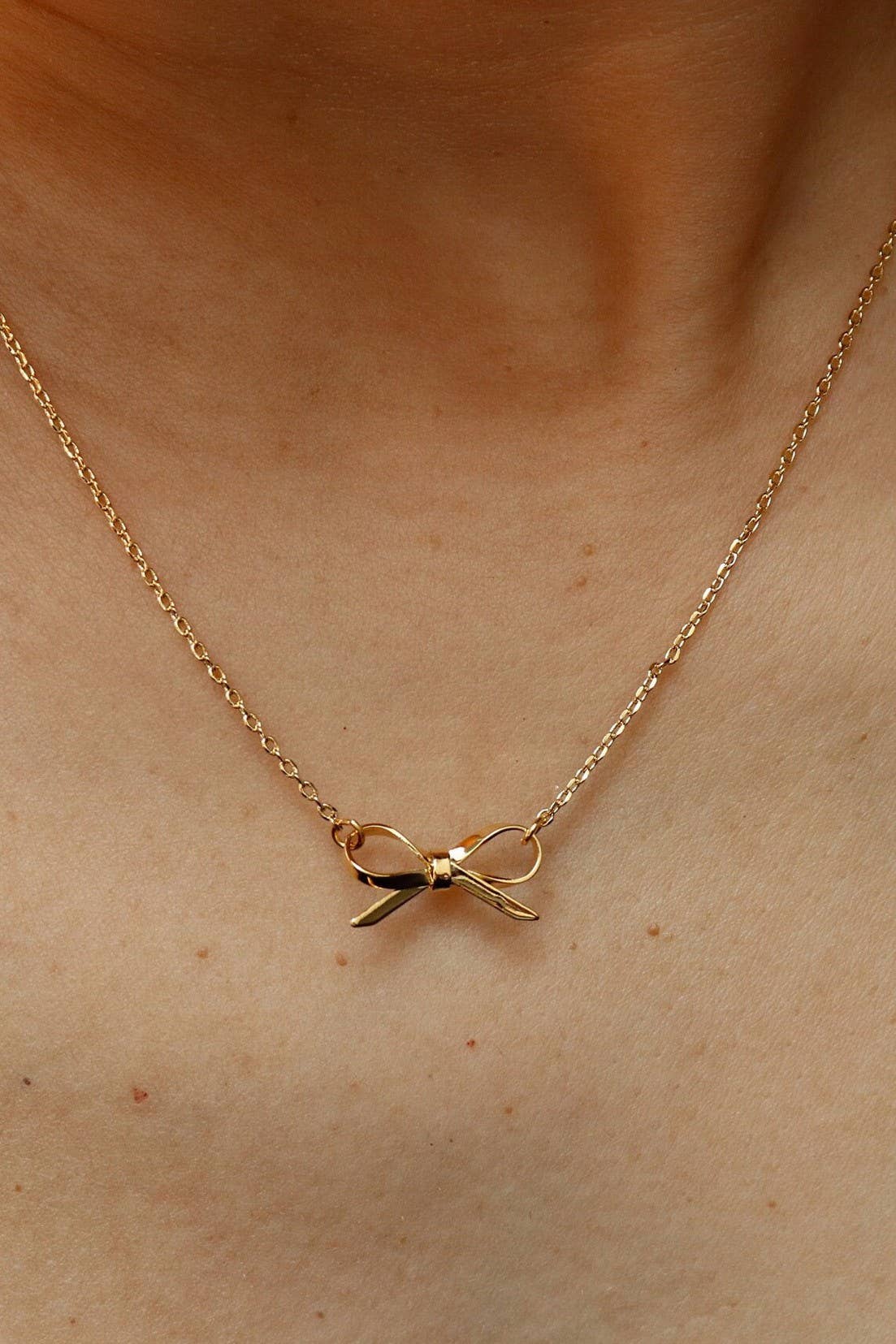 18K STAINLESS STEEL TARNISH FREE BOW NECKLACE |  40NK9418: GOLD